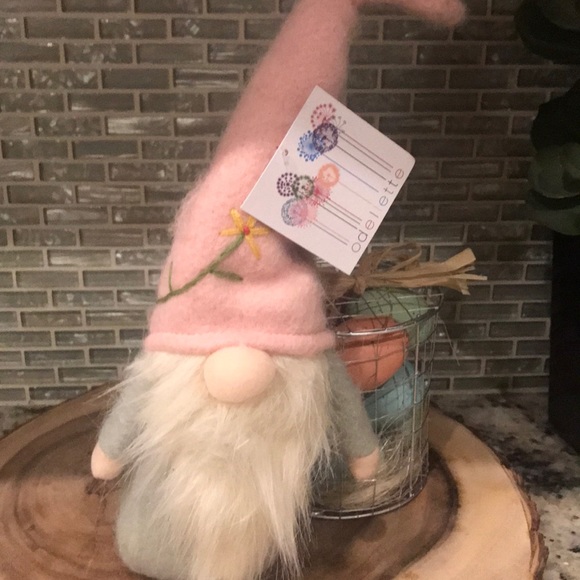 Other - Small Spring Flower Gnome 🌸